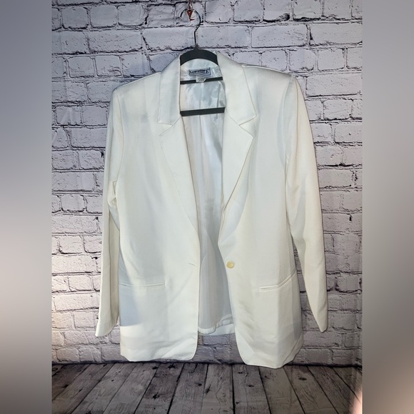 New York Michele. Ladies off white lined front button Jacket. Size 8 - Picture 1 of 6